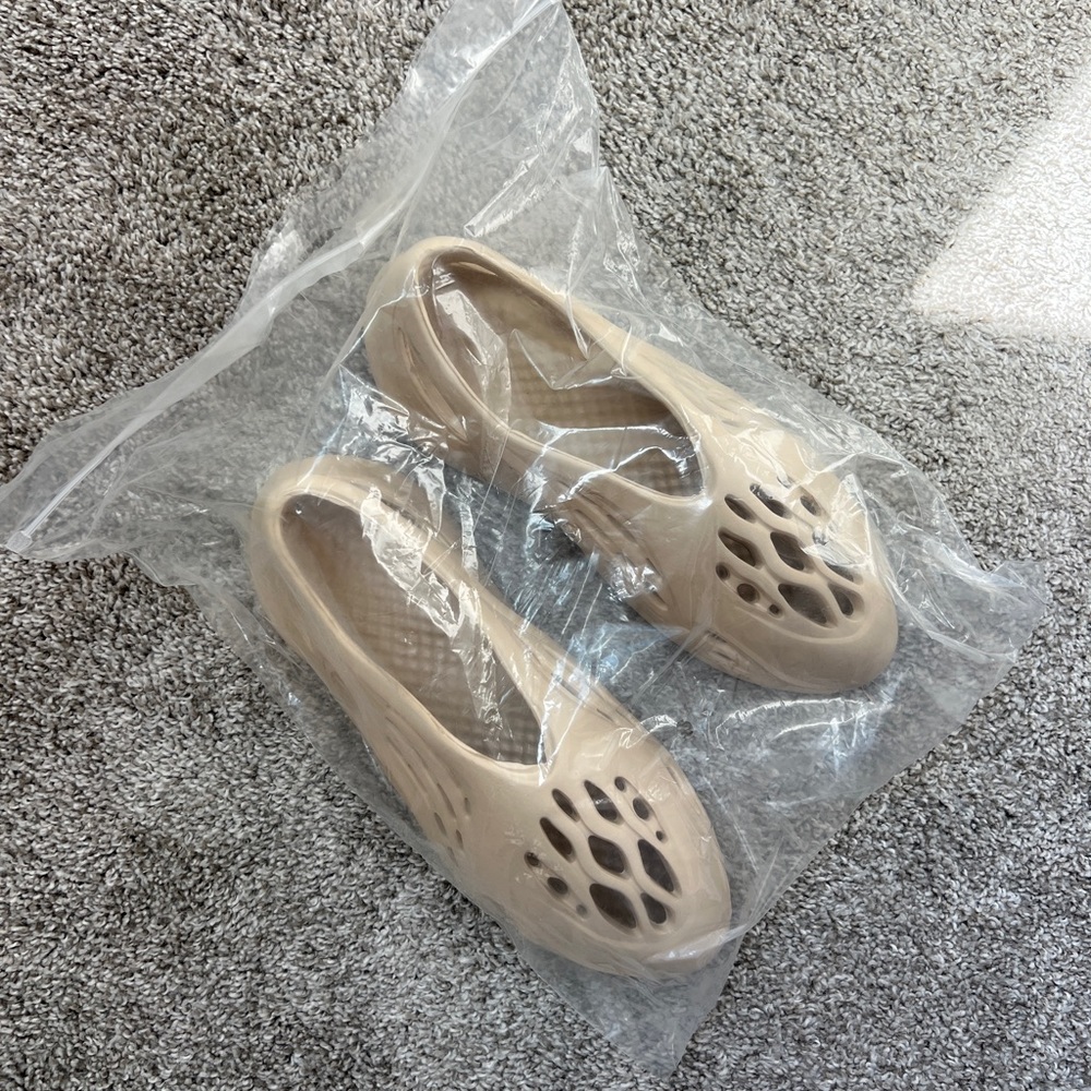 Sandals - Picture 4 of 4